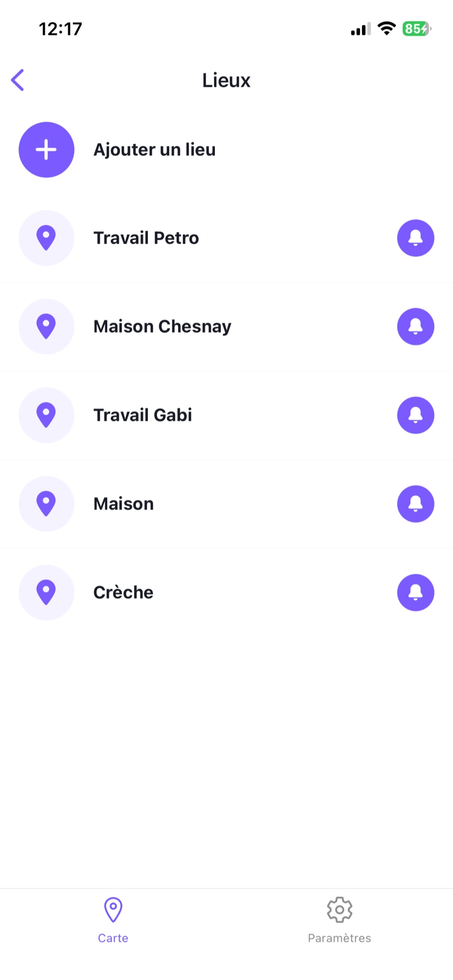 Liste des lieux importants avec alertes d'arrivée et de départ